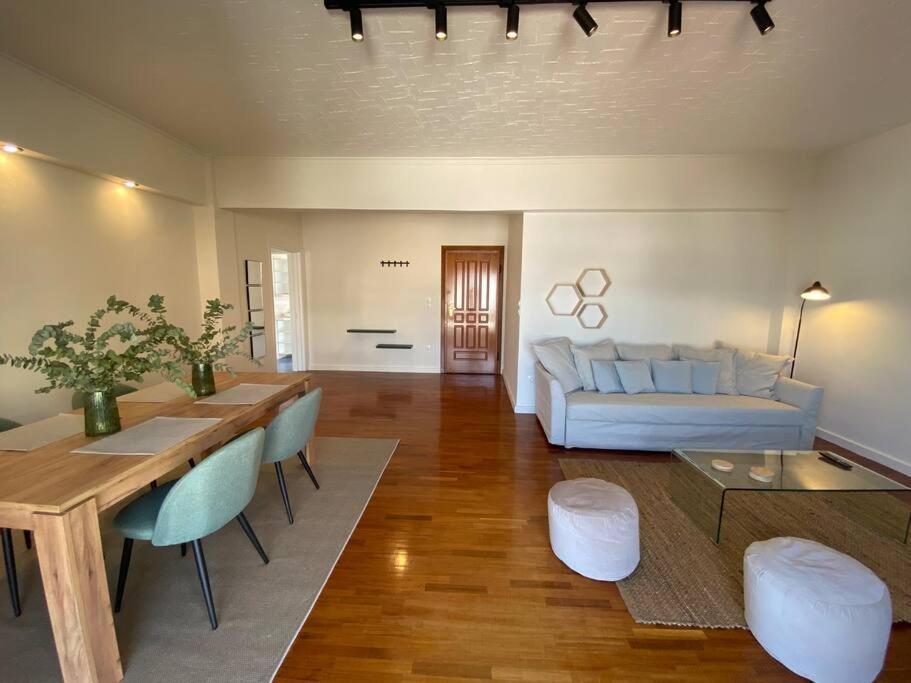 2-bedroom In Athina Apartment